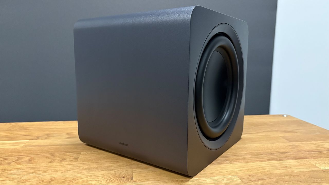 Samsung HW-Q990F soundbar package