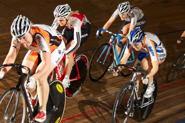 Jennie Reed hits the front.