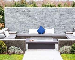 modern sunken patio space designed by Consilium Hortus