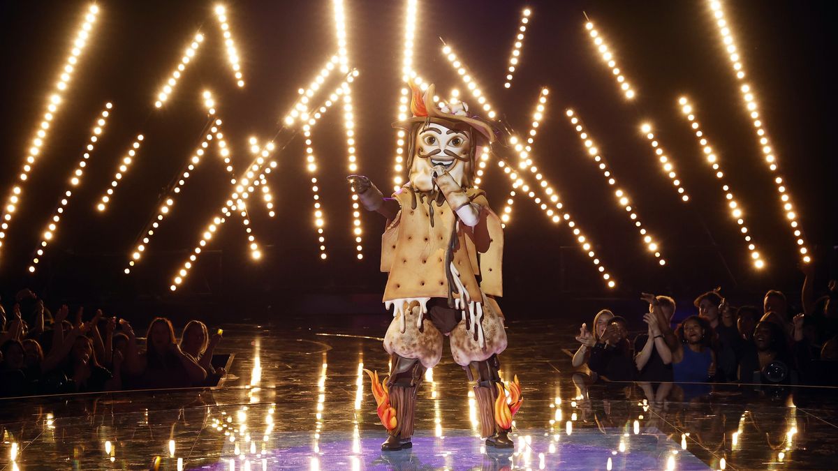 S&#039;more performs on Disco Night on The Masked Singer season 8