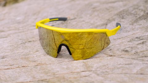 a yellow pair of endura shumba II cycling glasses