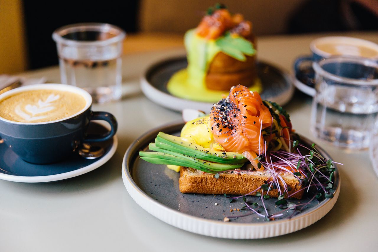 What&#039;s a healthy breakfast? Smoked salmon on toast