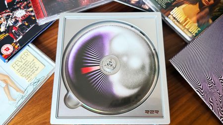 the fiio dm15 cd player with currents by tame impala playing