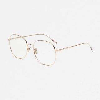 Pair of delicate frames with tortoise shell sides