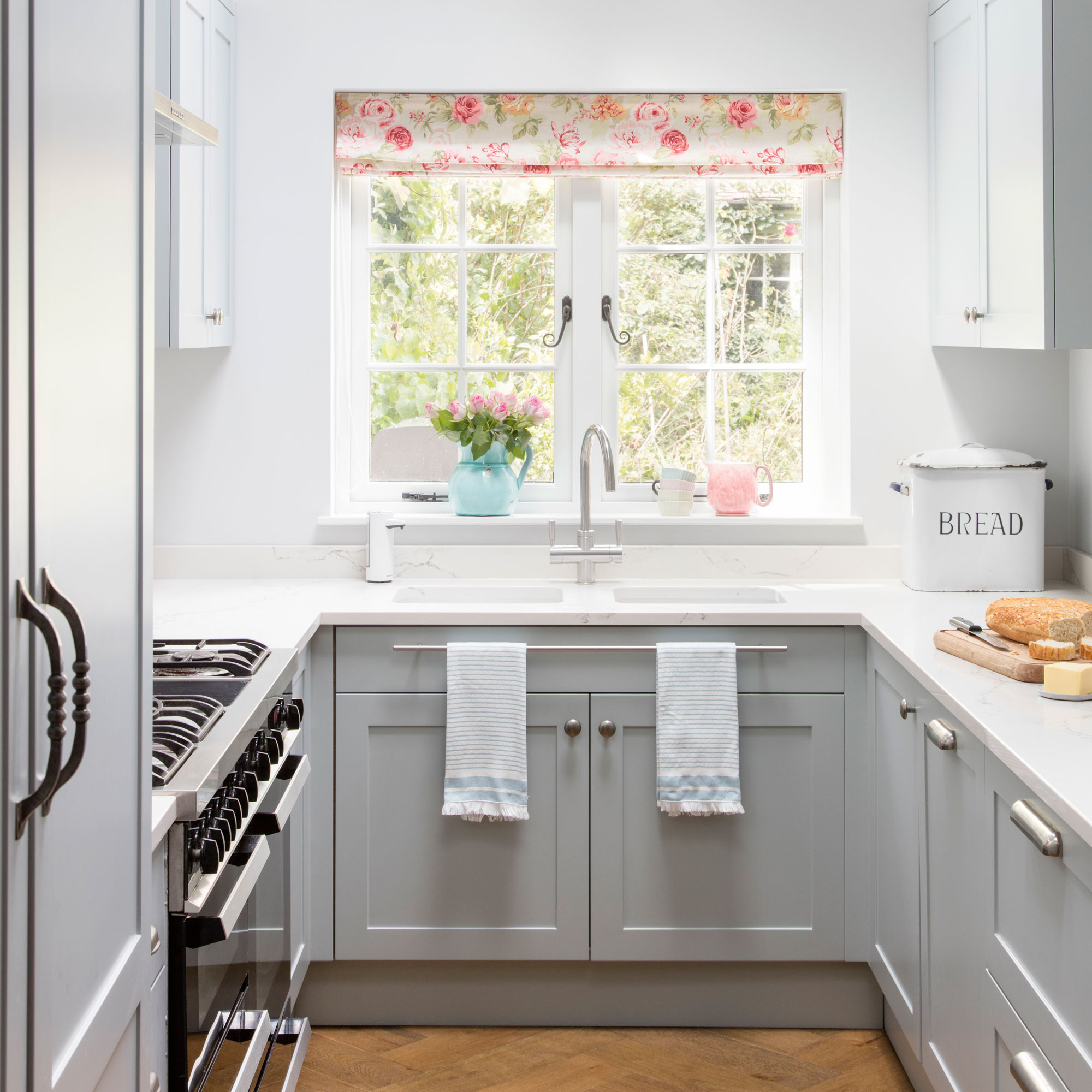 20 small kitchen layouts that make the most of your space   Ideal Home