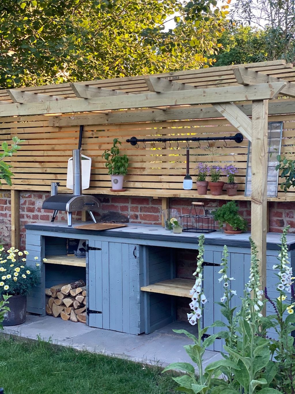 Before and after: this stylish upcycled outdoor kitchen was built for ...