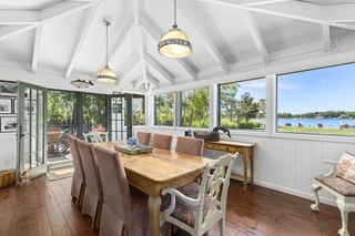 dining room in lodge in long island