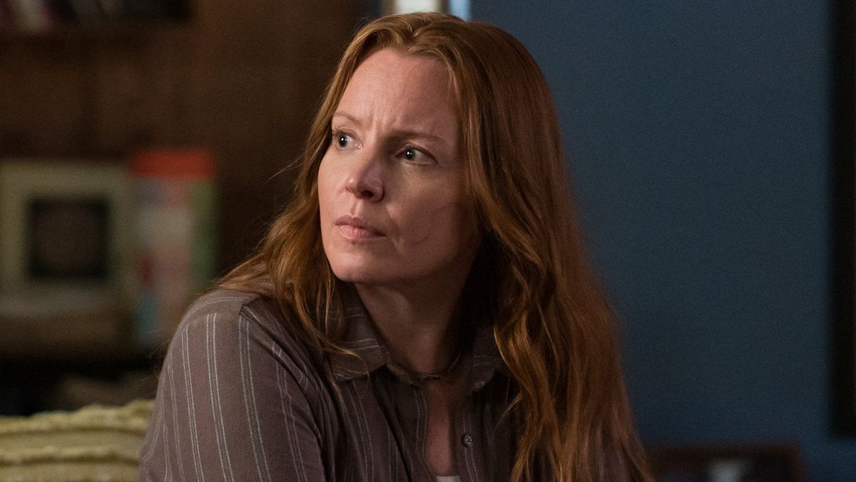 Lauren Ambrose as adult Van in Yellowjackets season 2