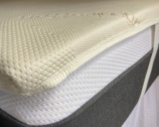 Saatva Natural Latex Mattress Topper Review (2023)