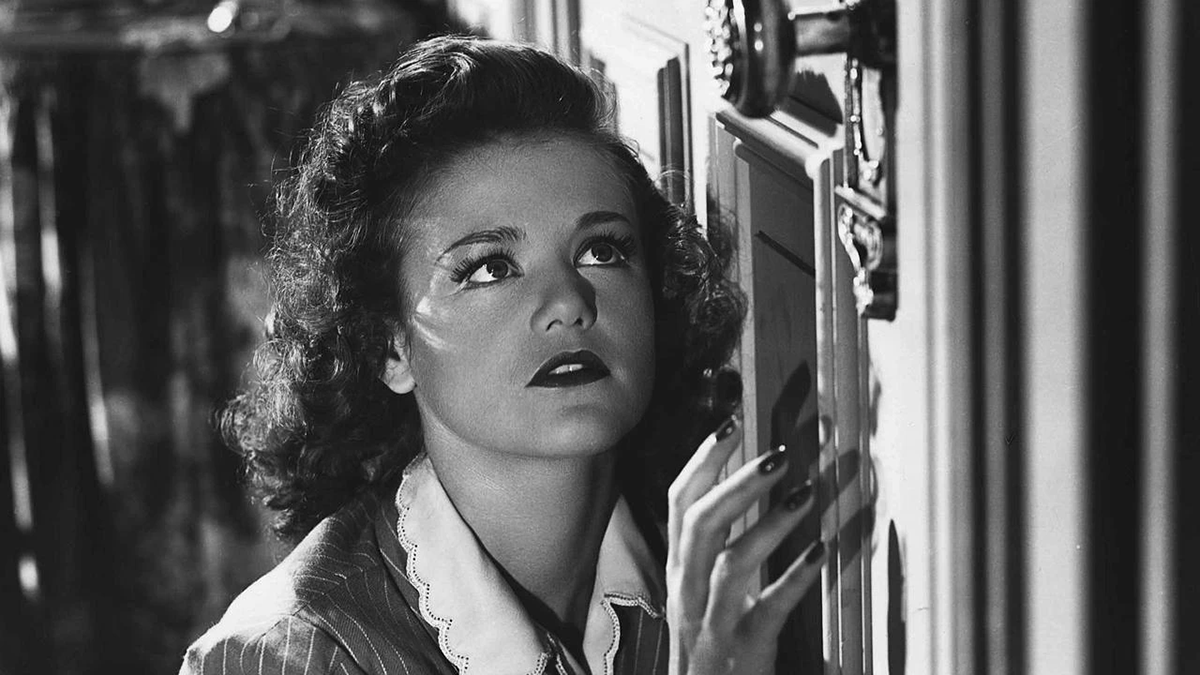 A still from the classic horror movie Cat People