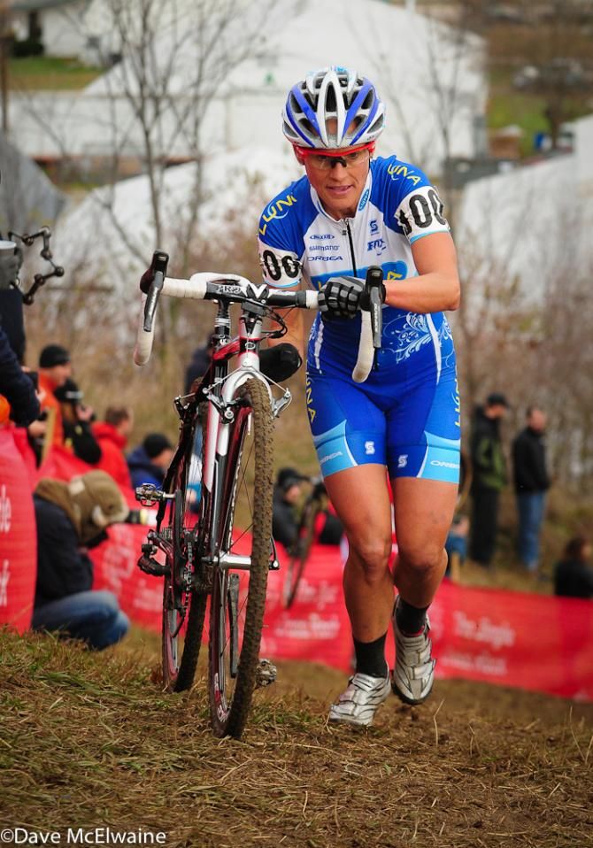 Katerina Nash (Luna Pro Team) found herself chasing a bit on the first lap