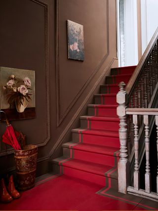 colors that go with brown staircase