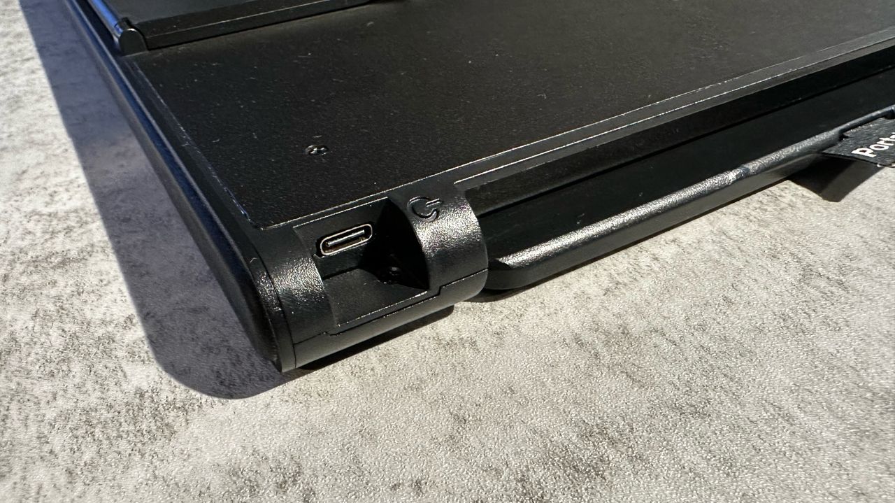 Portable Monitor Slide V2