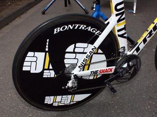 The rear disc wheel is badged as a Bontrager but the underlying pattern suggest it's a Lightweight instead.