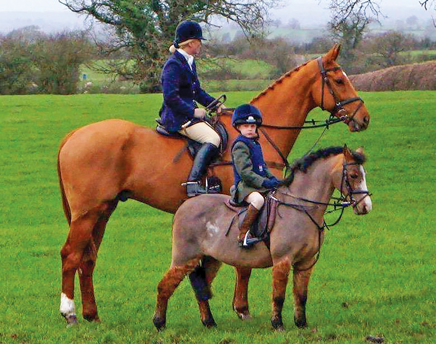 Laura-Redvers-and-daughter-Fenella_RM.jpg