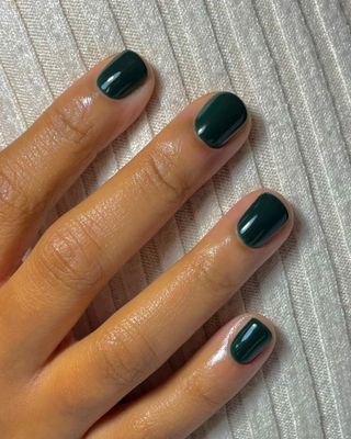 @paintedbyjools forest green nails