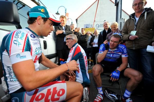 Race winner Adam Blythe (Omega Pharma - Lotto) chats with runner-up Wouter Weylandt (Quick Step).