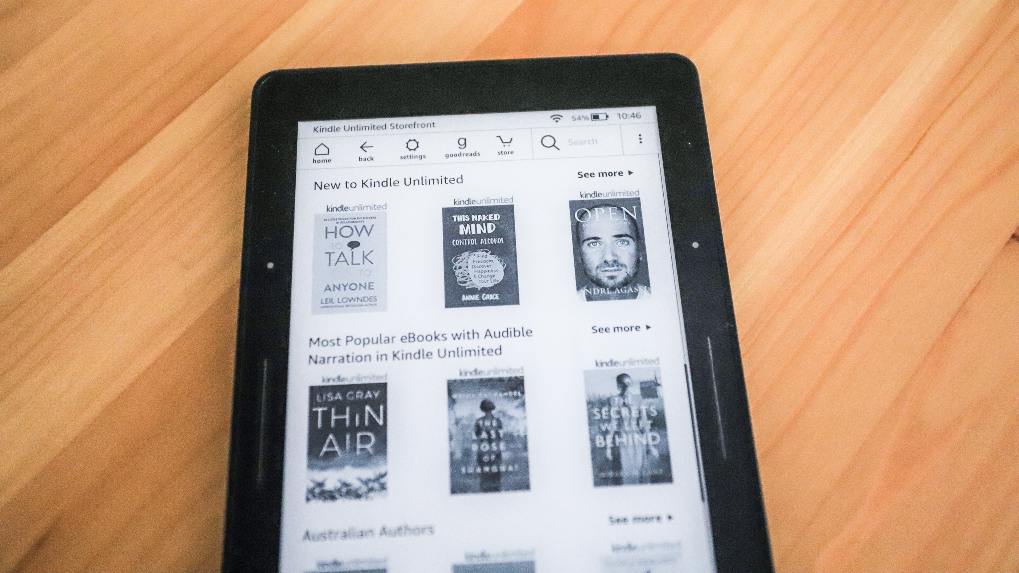 Navegando no catálogo Kindle Unlimited em um ereader Kindle