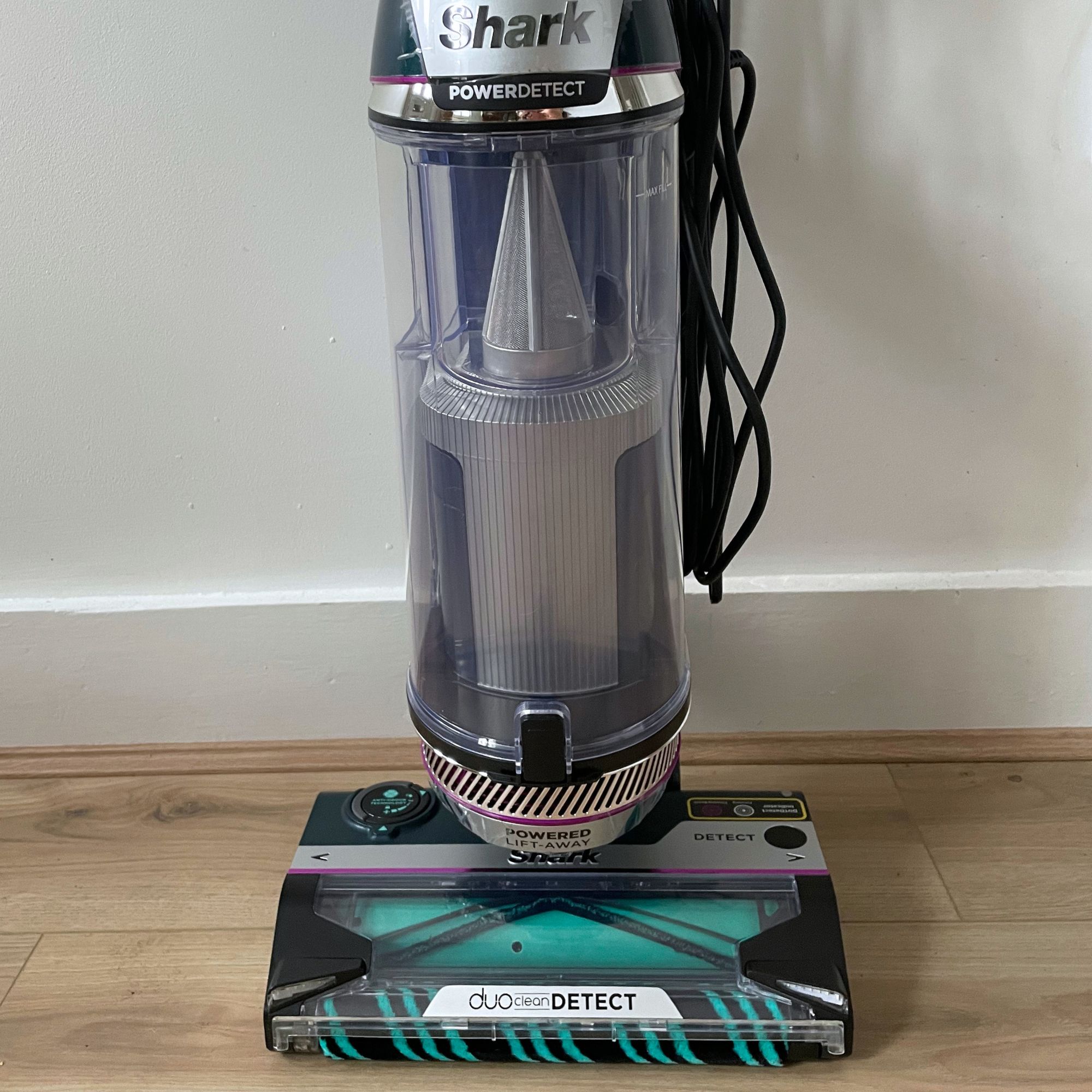 Close up of the Shark PowerDetect Powered Lift-Away Upright Pet Vacuum Cleaner AZ3900UKT floorhead and dust bin