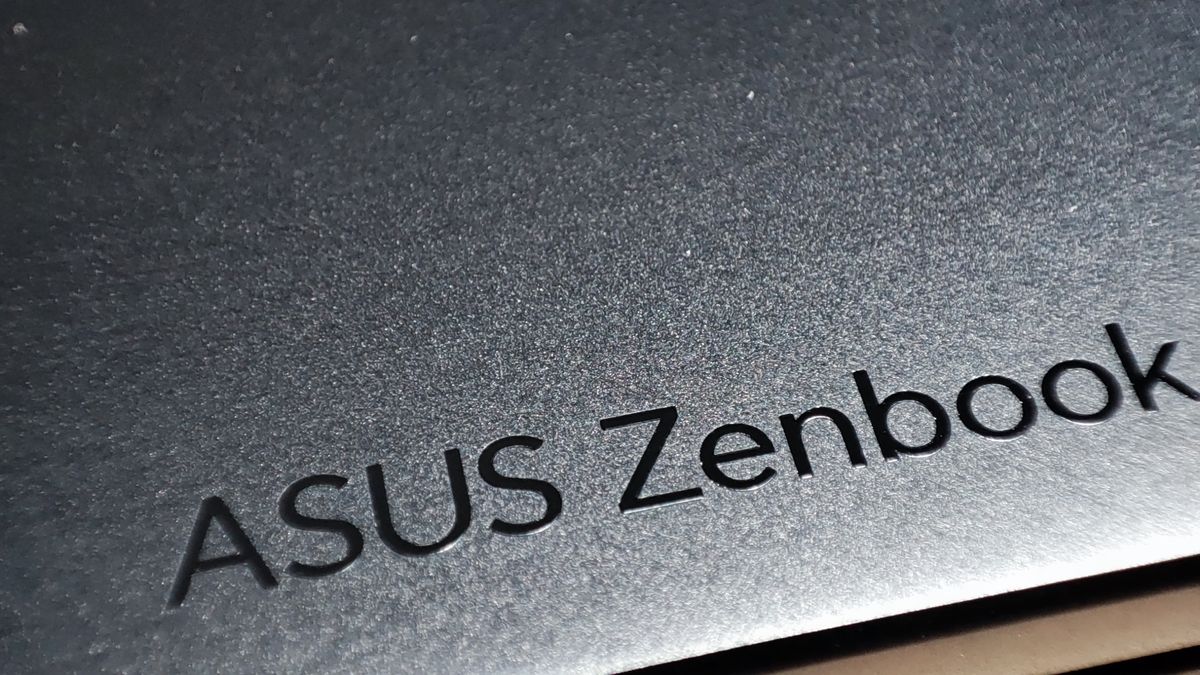 Asus Zenbook Pro 14 Duo OLED (UX8402)
