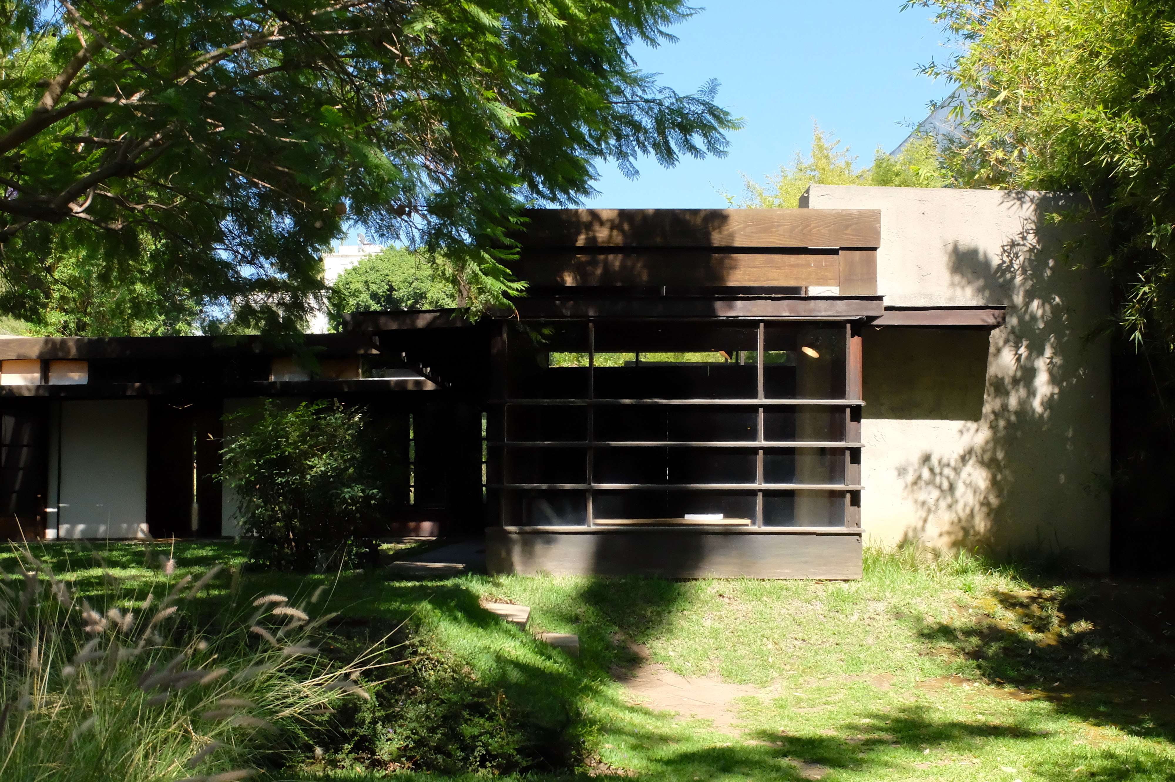 Sixteen Schindler houses, still standing in Los Angeles, figure 1