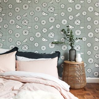 Retro floral wallpaper in bedroom