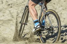 Cyclocross bike with cantilever brakes