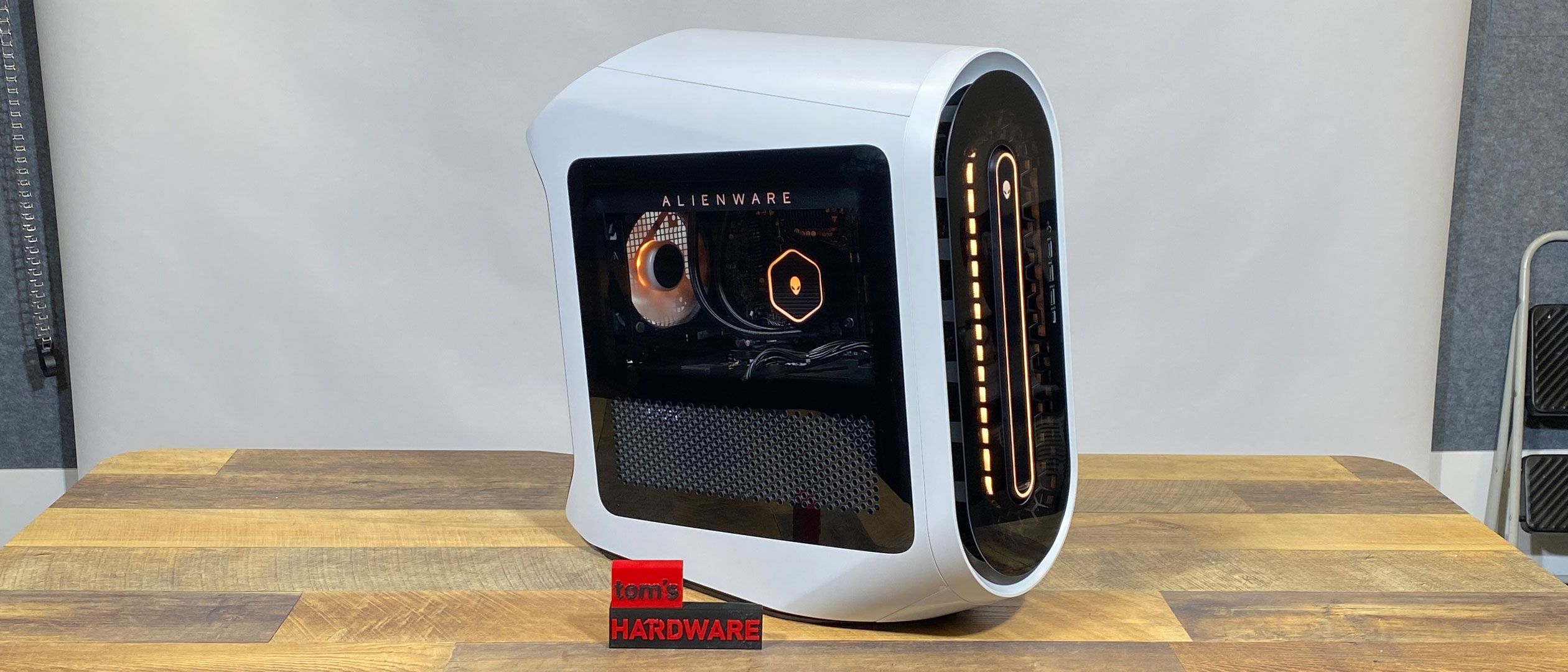 Alienware Aurora R15 Review: Playing it Cooler | Tom's Hardware