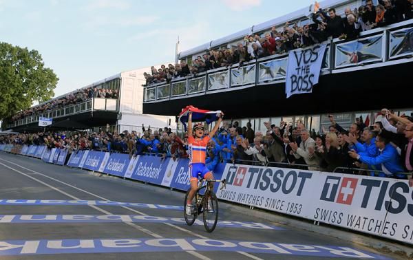 Marianne Vos solos to her second road Worlds title to raucous applause in Valkenburg.