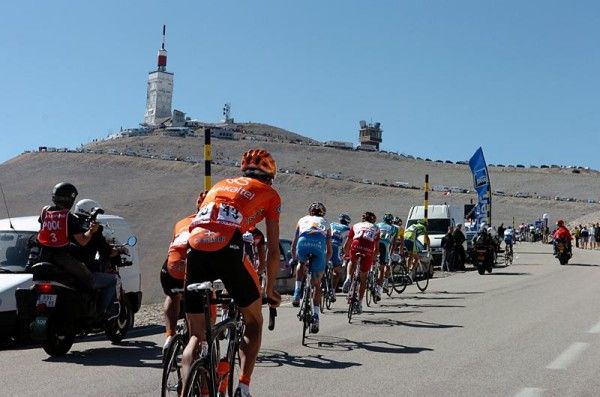 The groups make their way up Mont Ventoux.