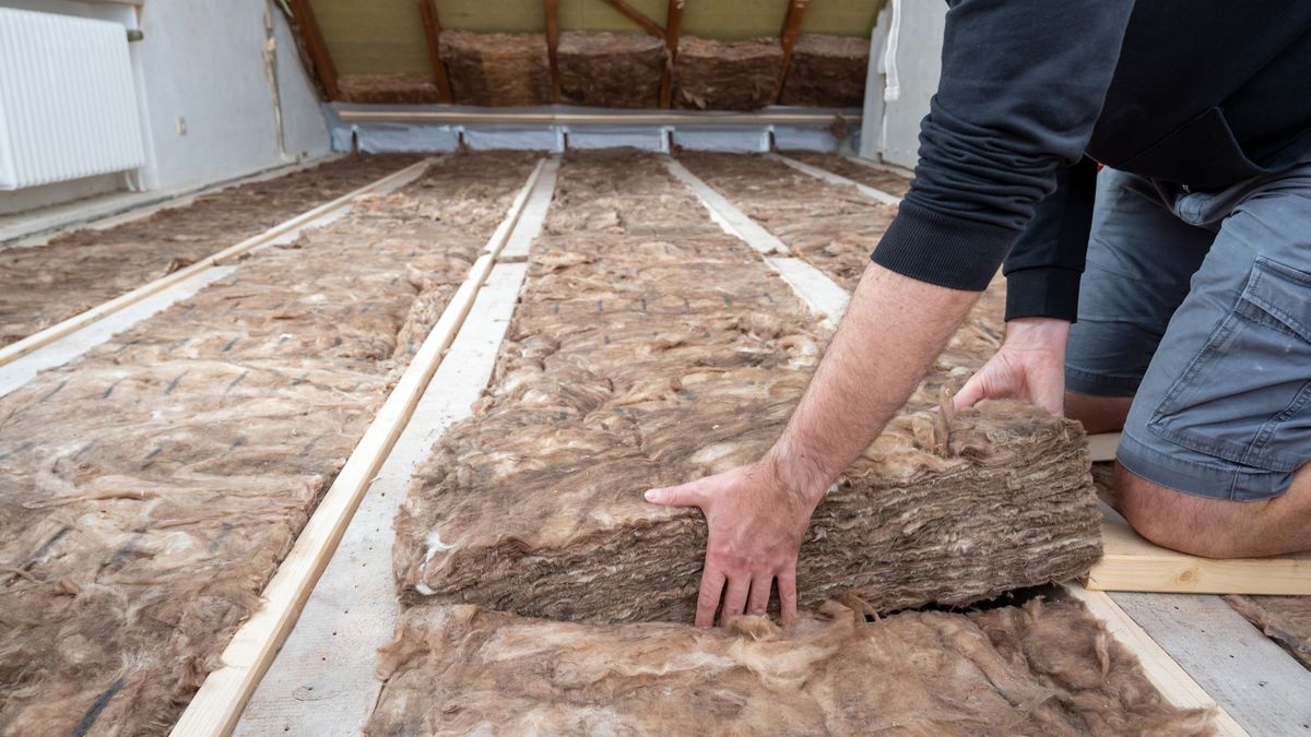 Insulating a loft