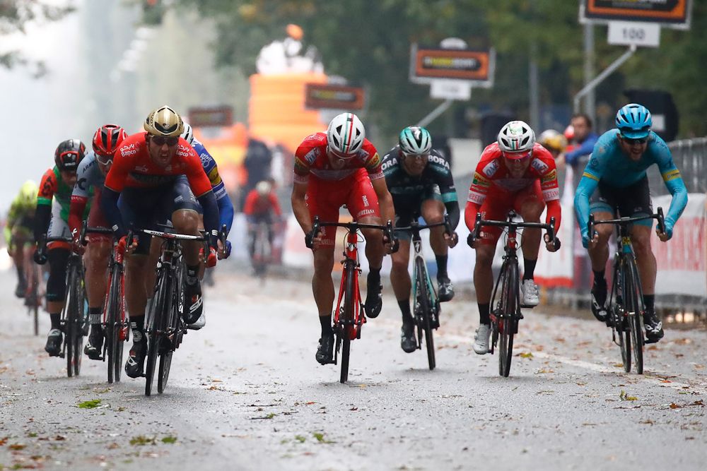 The sprinters bear down on the line at the end of the 2018 Gran Piemonte
