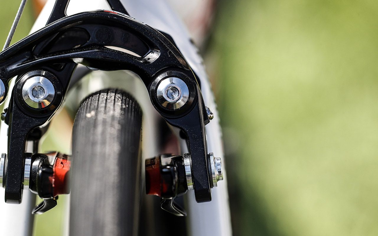 Direct mount brakes allow for greater tyre clearance than traditional rim brakes