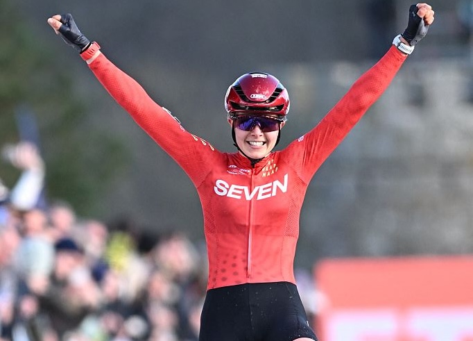 Aniek van Alphen wins in Flamanville