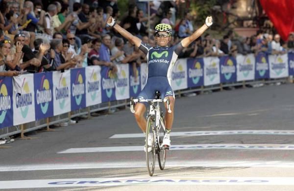 Nairo Quintana (Movistar) wins alone