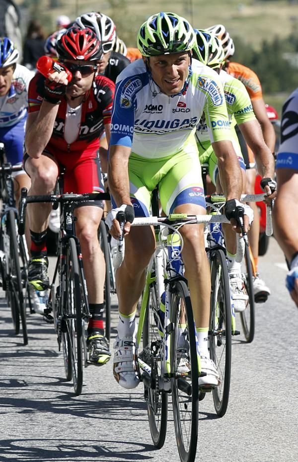 Ivan Basso takes a pull