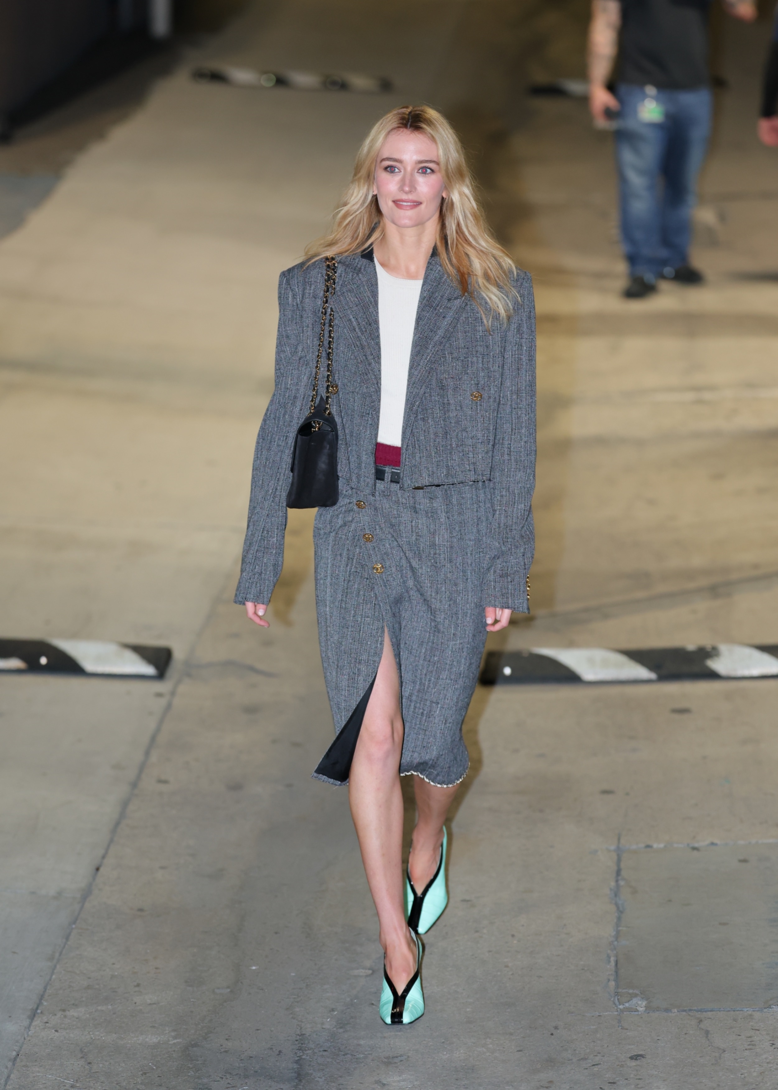 BGUK_3506482 - *EXCLUSIVE* Hollywood, CA Sarah Pidgeon seen leaving Jimmy Kimmel Live studios in Hollywood to promote her new project, &amp;ldquo;Love Story: John F. Kennedy Jr. &amp;amp; Carolyn Bessette,&amp;rdquo; greeting fans outside the venue