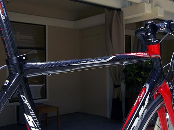 The 585 Optimum uses a slightly more upright geometry for those looking for a more comfortable cruising position.