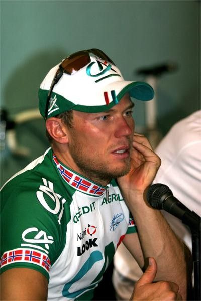 Stage winner Thor Hushovd (Credit Agricole) talks to the media.