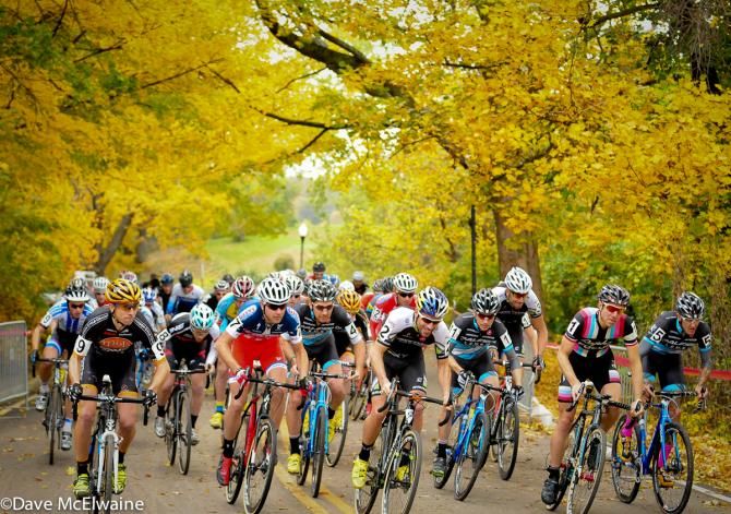 Tim Johnson (Cannondale/ Cyclocrossworld.com) takes the hole shot today