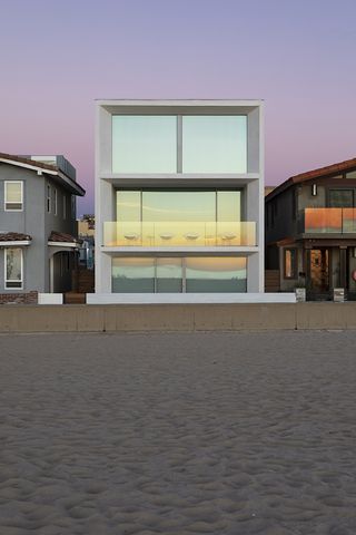 dusk hero exterior of hermosa beach house