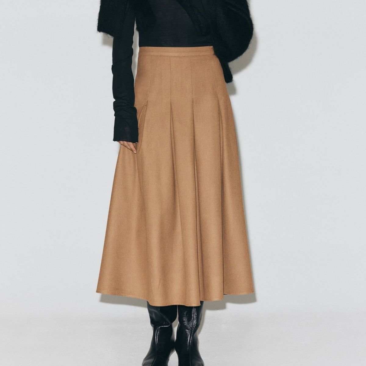 H&amp;amp;M brown pleated skirt