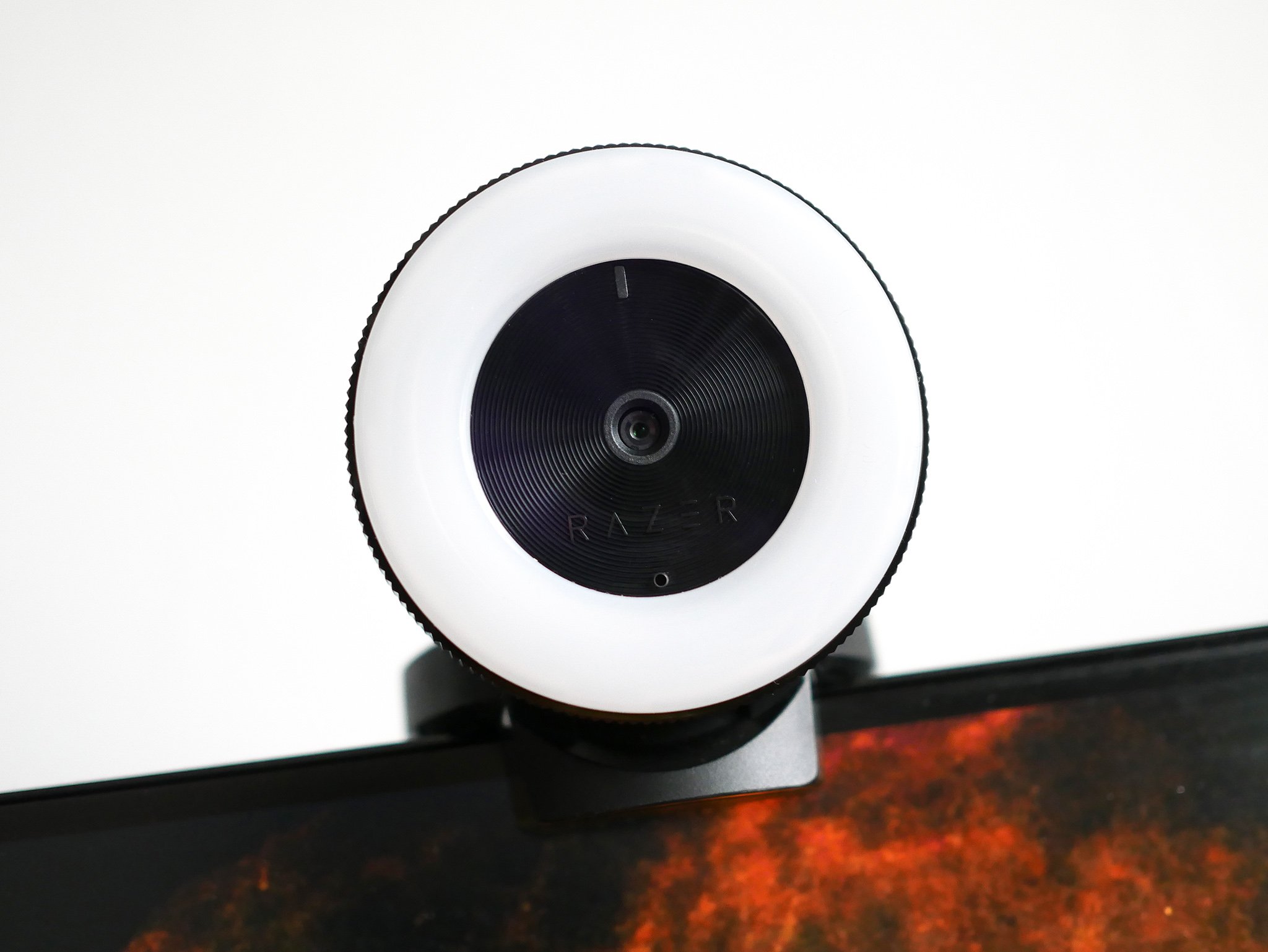 Razer Kiyo Pro Ultra Review: Fantastic Webcam, Frustrating Software