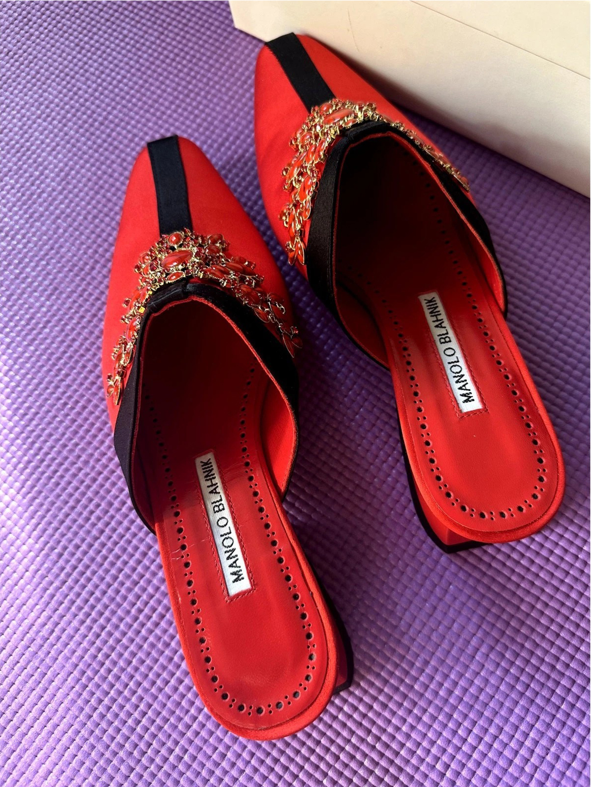 Manolo Blahnik Rare Red Black Silk Embellished Mules Clogs Size 38 New Shoes