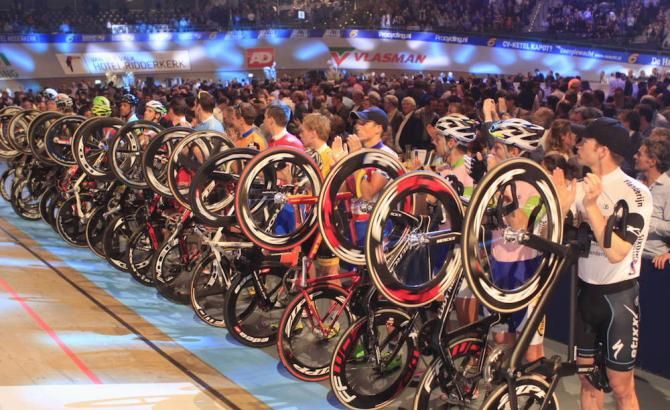 The competitors at the Rotterdam Six salute Franco Marvulli prior to the event's final Madison