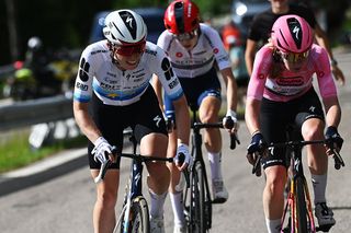 Demi Vollering gets her stage win but she has a problem &ndash; Analysing the Giro d'Italia Women GC picture after shock time trial and thrilling mountain stage