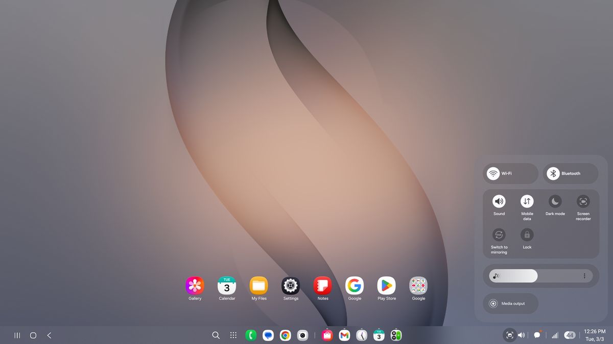 Screen shots of Samsung DeX on Galaxy S26.