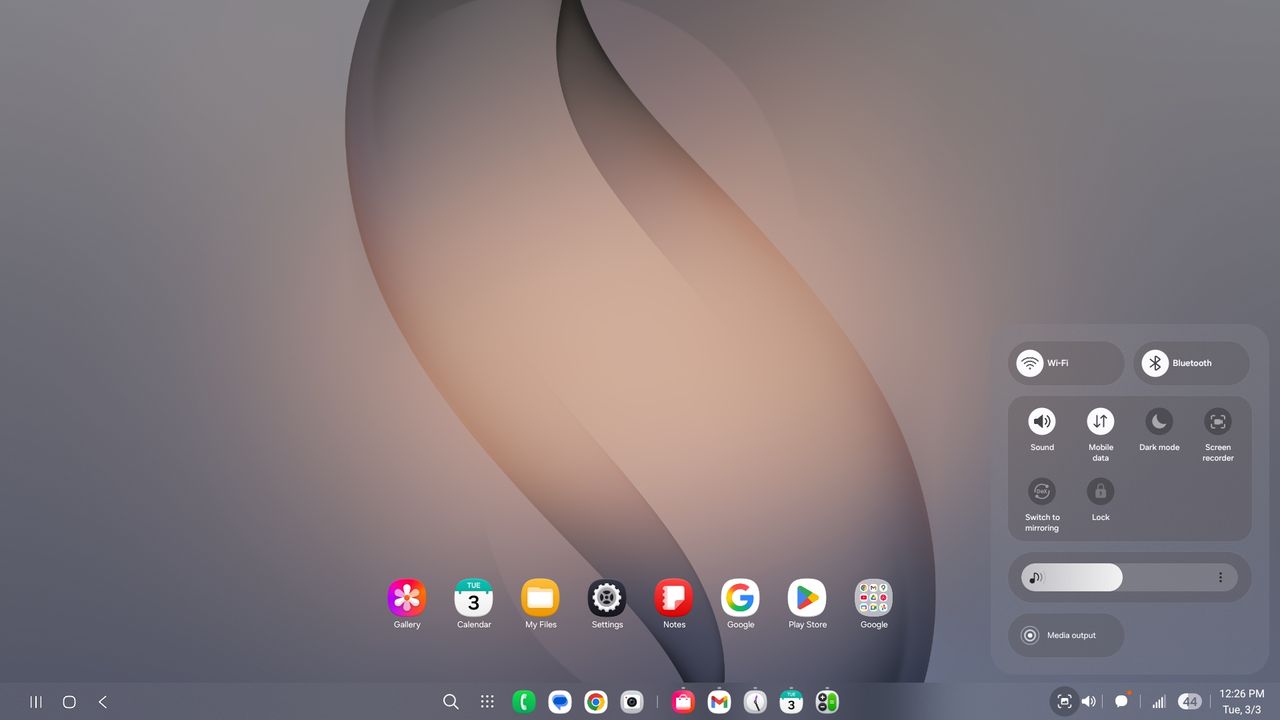 Screen shots of Samsung DeX on Galaxy S26.