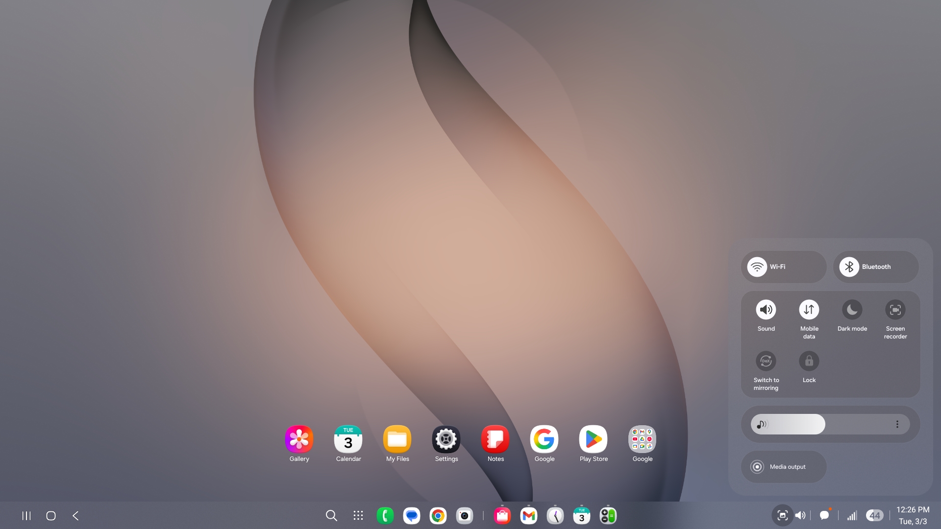Screen shots of Samsung DeX on Galaxy S26.