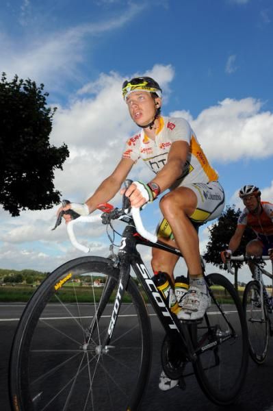 Race leader Tony Martin held onto his advantage by finishing 8th.